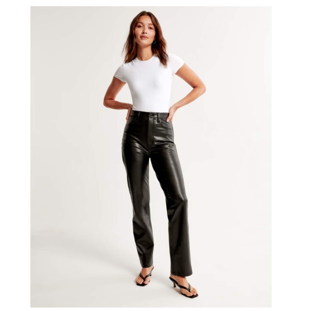 NWT Abercrombie & Fitch The '90s Straight Vegan Leather Pant in Black, Size 31
